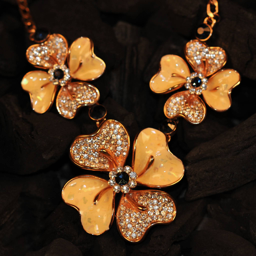 Floral necklace- enamelled - CrystalCraftWorld