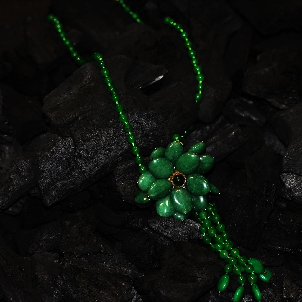 Floral necklace- jade - CrystalCraftWorld